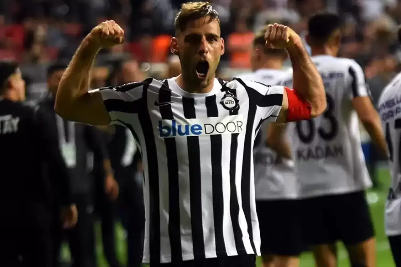 Altay, Paixao ile FIFA'lık Oluyor