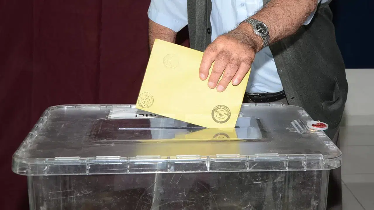 Çorum’da Merkez’de İttifak, İlçelerde Yarış Var