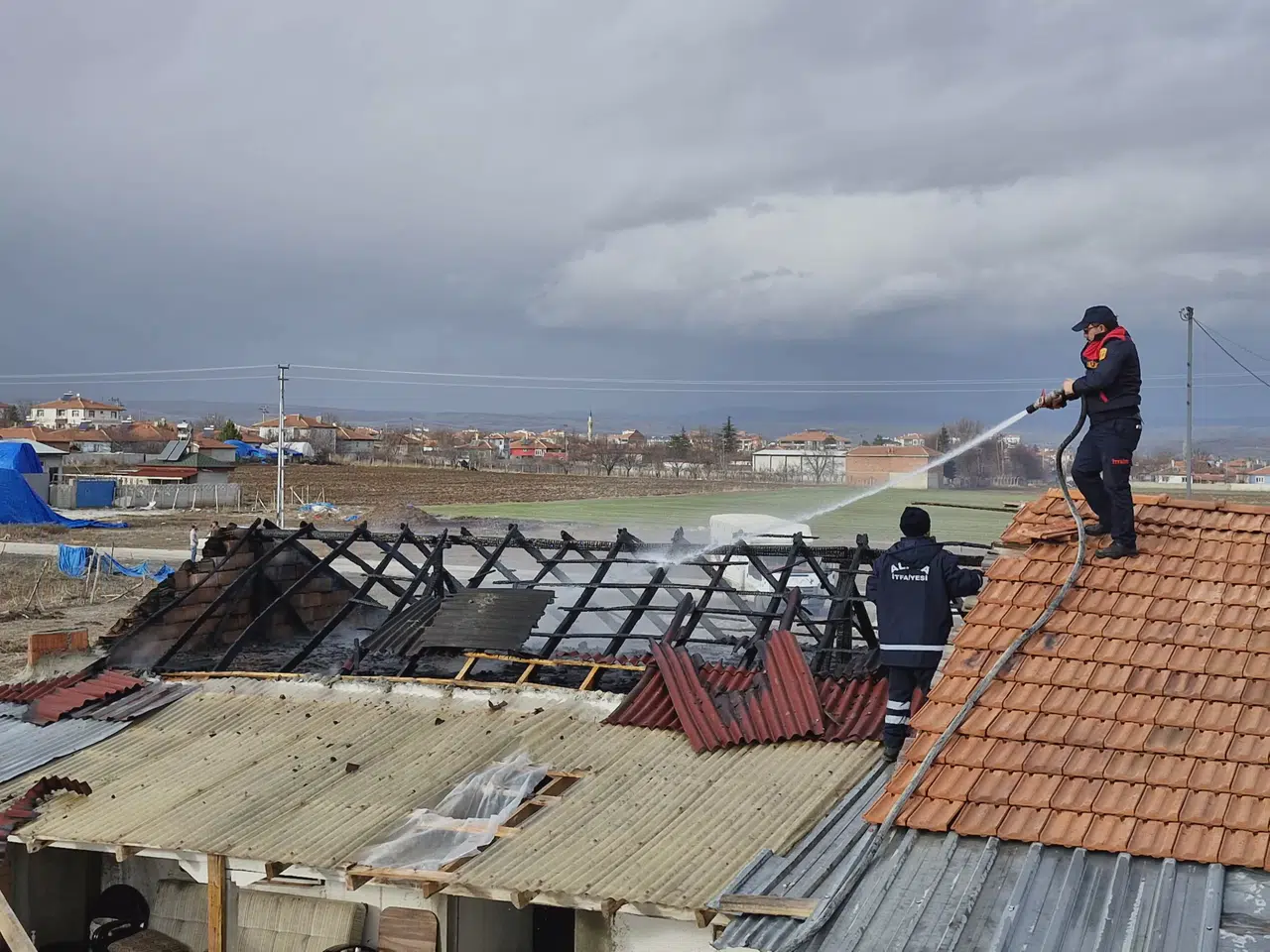 Çorum’da Evin Çatısında Korkutan Yangın