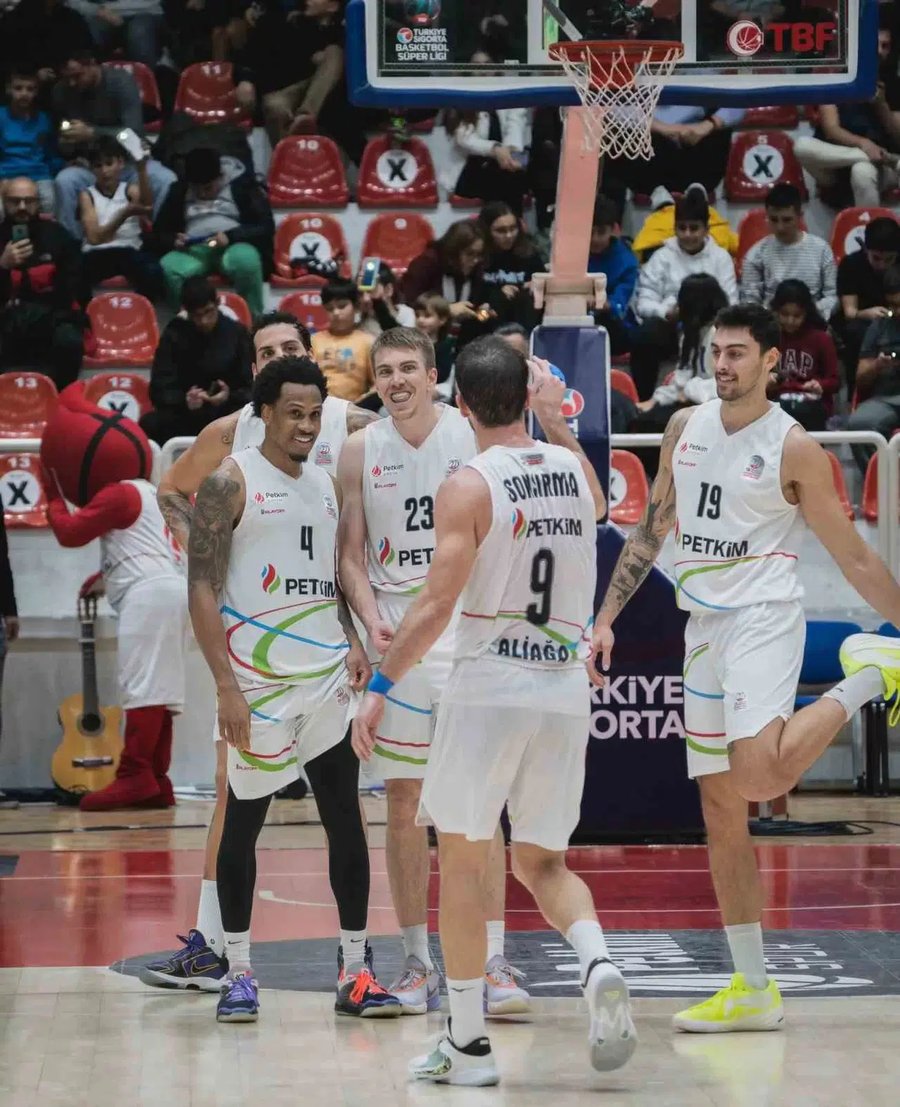 Aliağa Petkimspor, Çıkışa Geçti