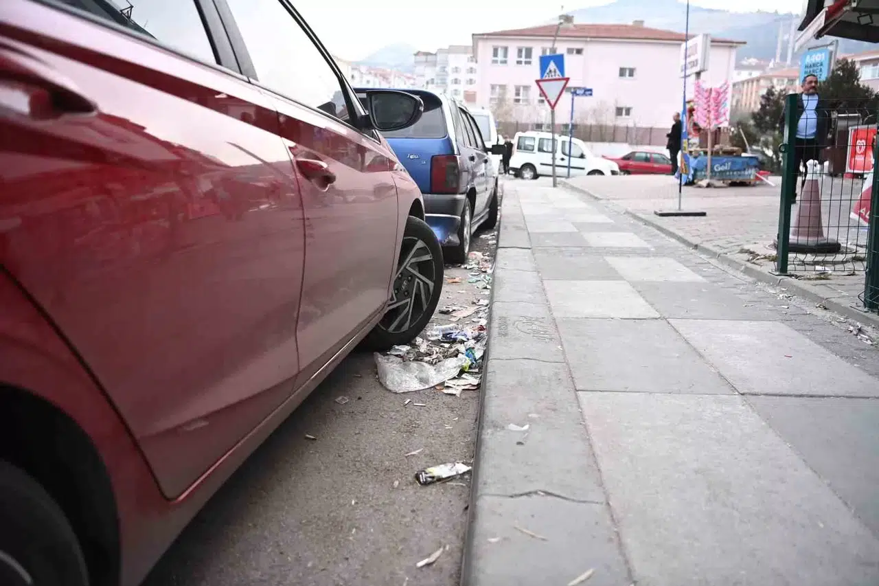 Ankara Büyükşehir Belediyesi’nin Sorumluluğundaki Caddelerde Mamak Belediyesi’nden Paklık