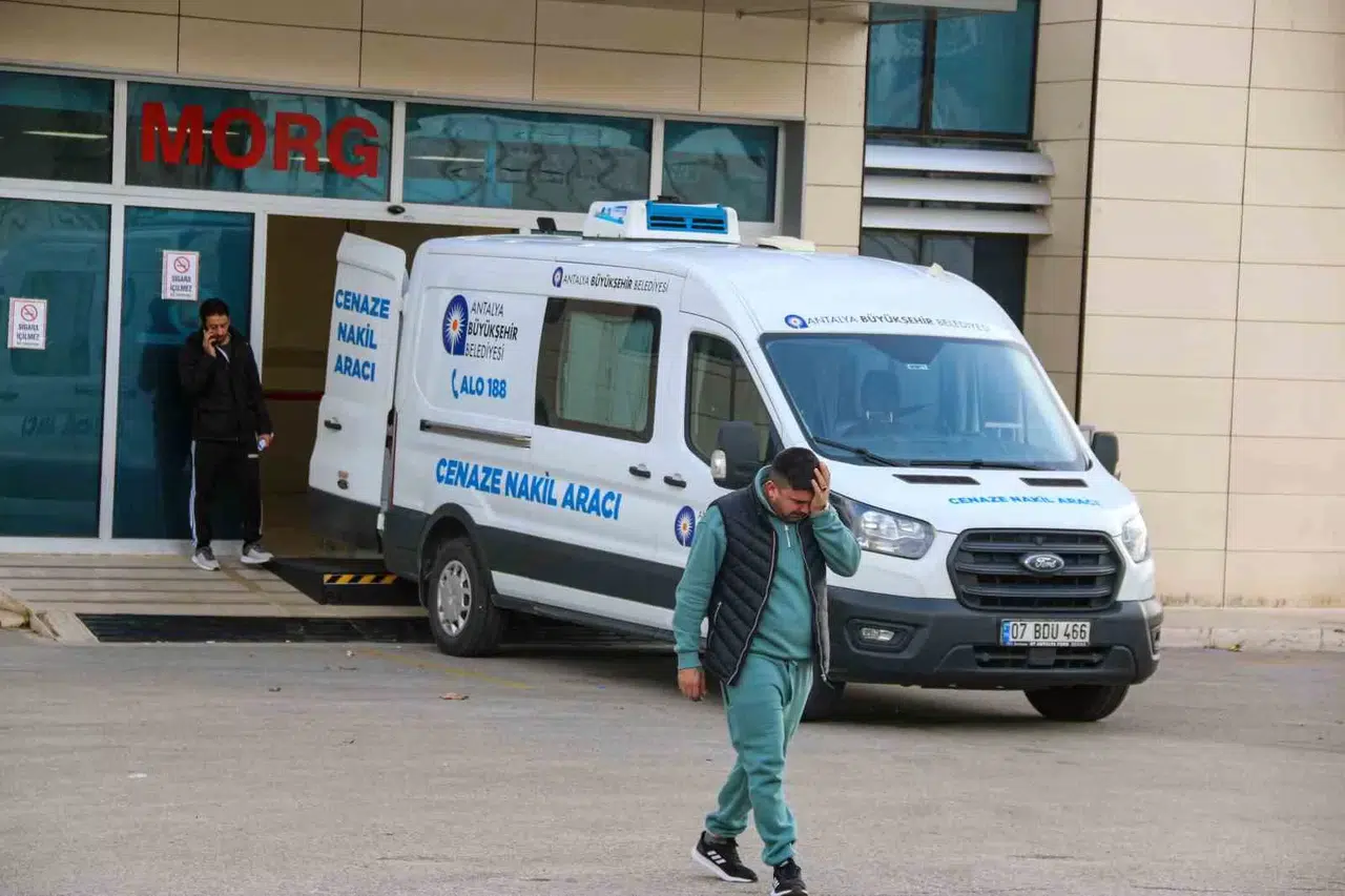 Antalya’da 3 Çocuğunun Annesini 17 Bıçak Darbesiyle Hayattan Koparan Koca Tutuklandı