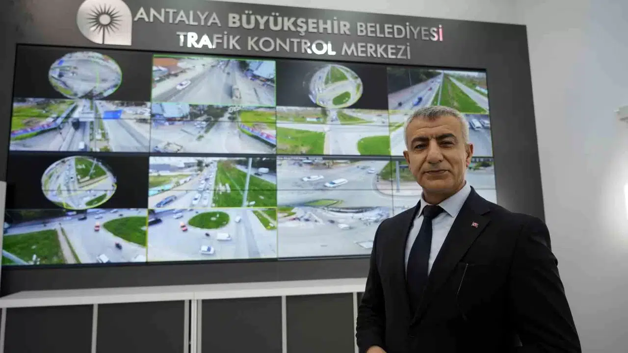 Antalya’da Durmadan Ya da Tek Işıkta Geçiş Devri Başlıyor