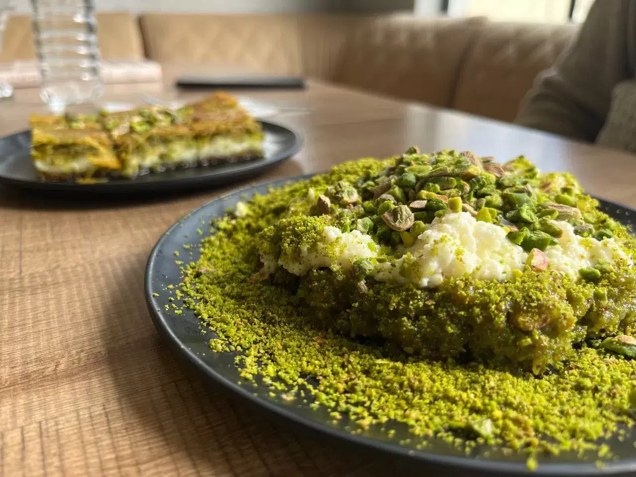 Antep Fıstığı ve Kaymağın Buluştuğu Lezzet: Cennet Çamuru