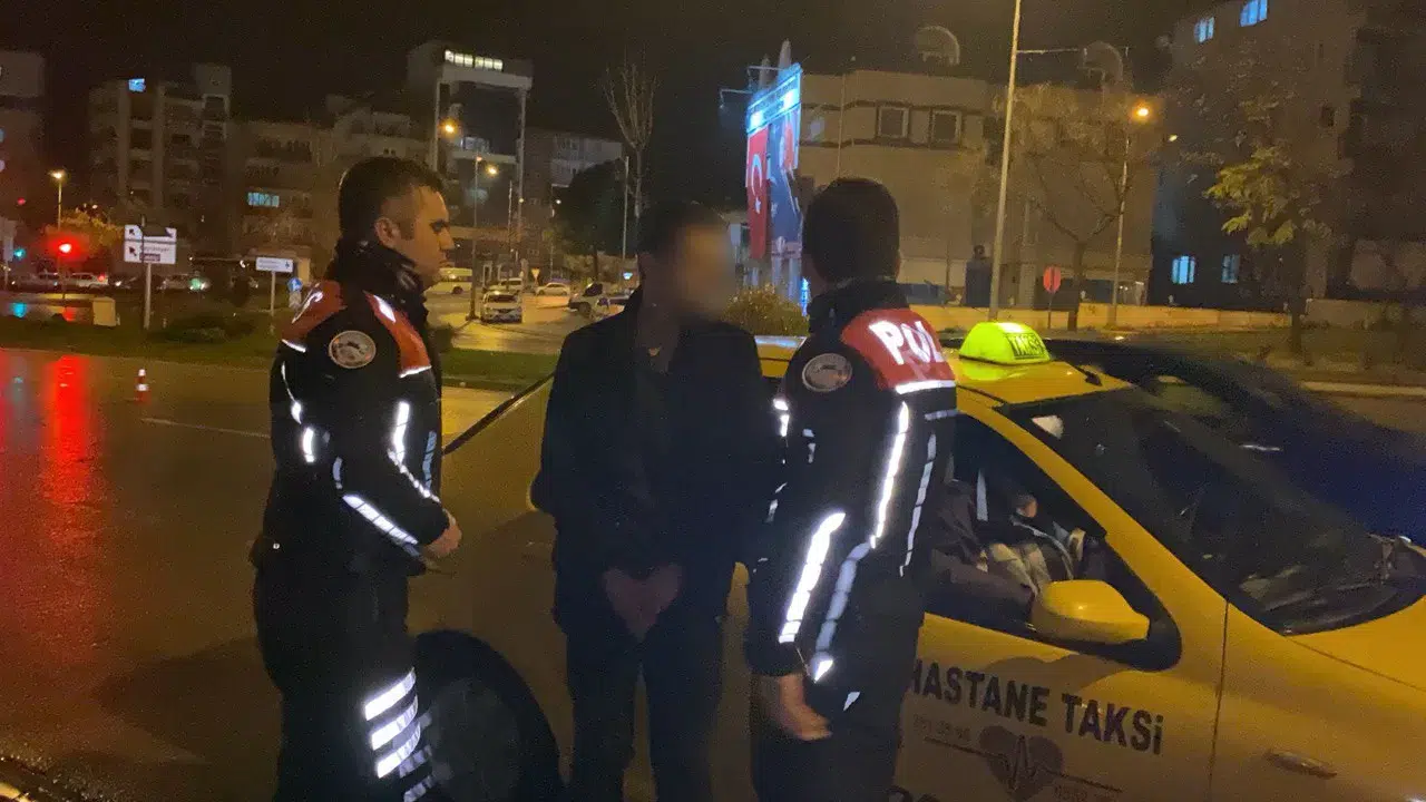 Aranan Kuşkulu Takside Yakalandı