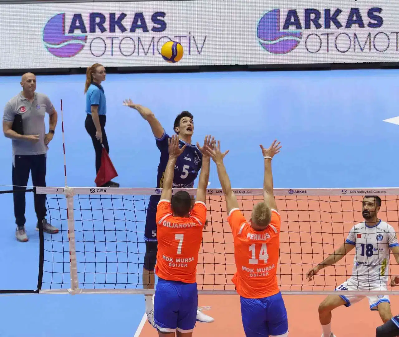 Arkas Spor, Çeşit İçin Alana Çıkıyor