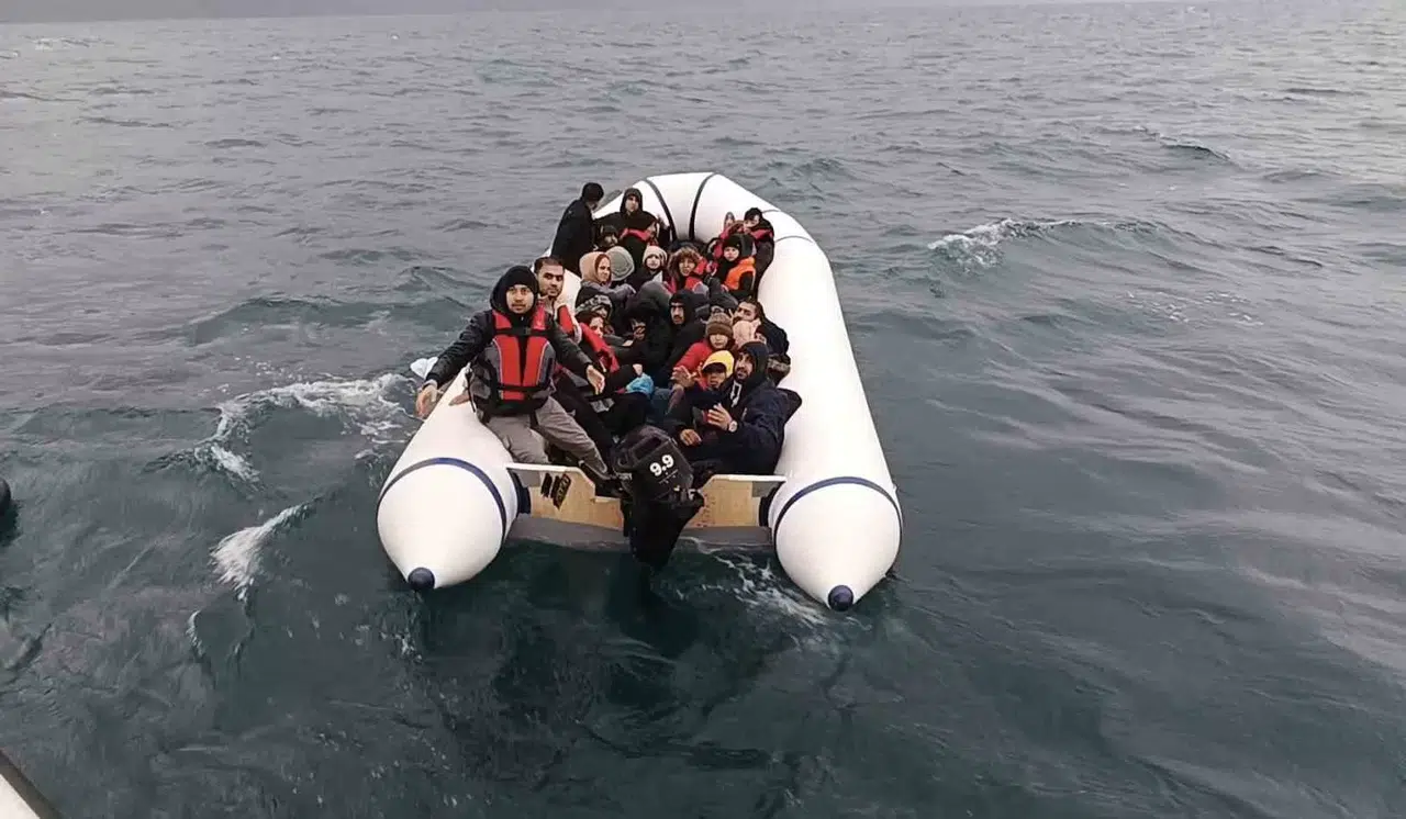 Ayvacık Açıklarında 28 Kaçak Göçmen Kurtarıldı