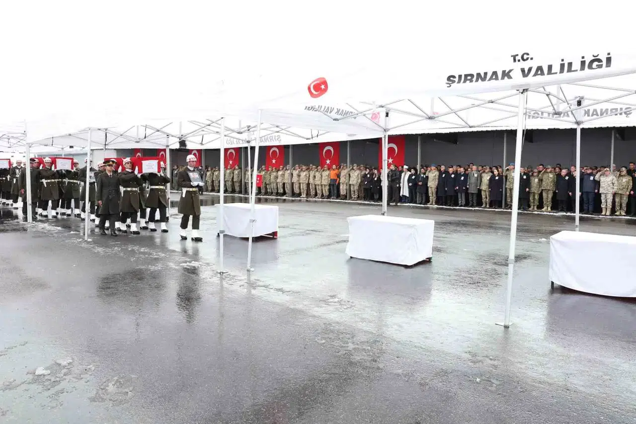 Bakan Güler ve TSK Komuta Kademesi Şehit Askerler İçin Düzenlenen Merasime Katıldı