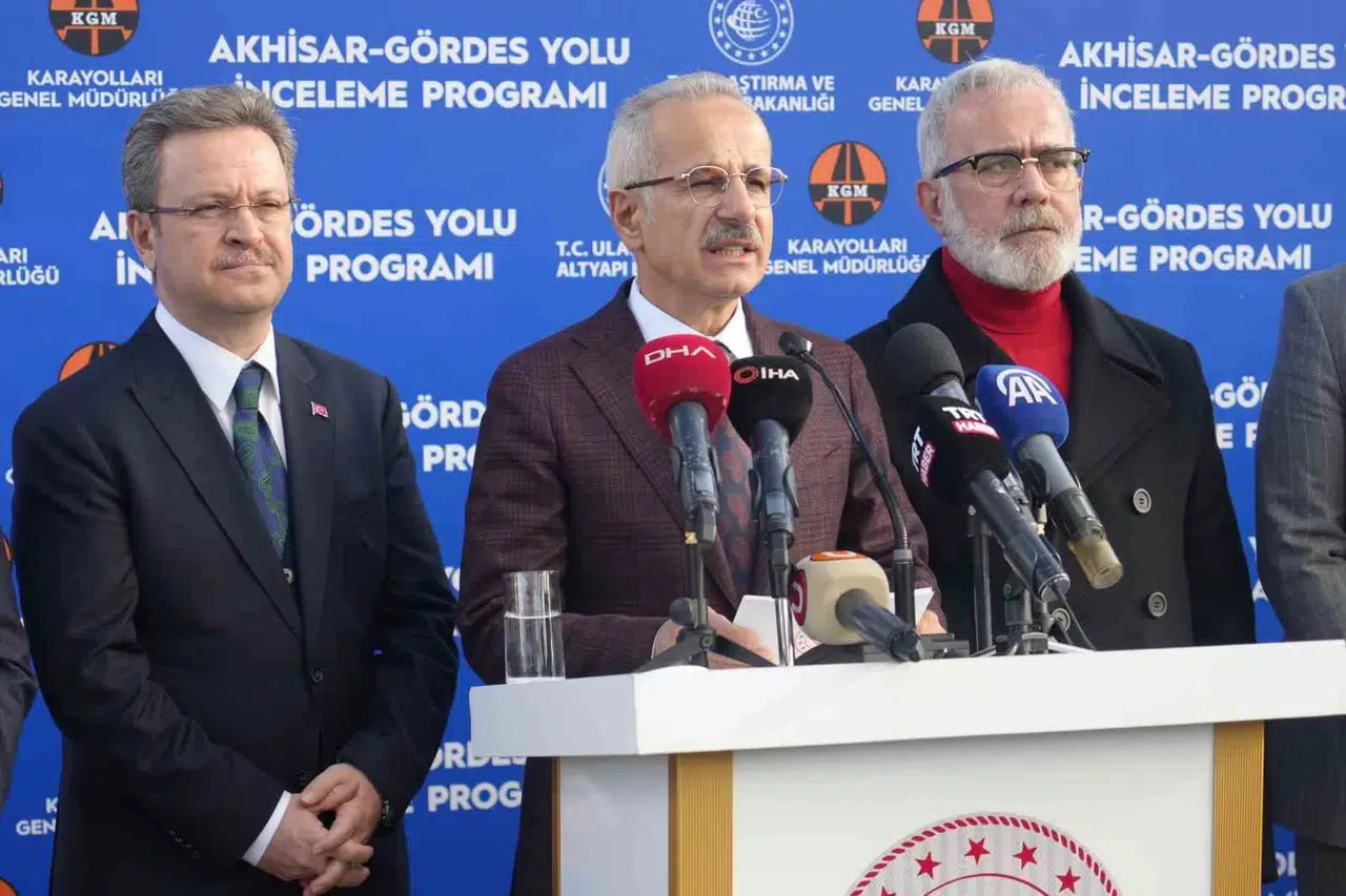 Bakan Uraloğlu: “Ankara-İzmir Süratli Tren Projesi 2026 Yılında Tamamlanacak”