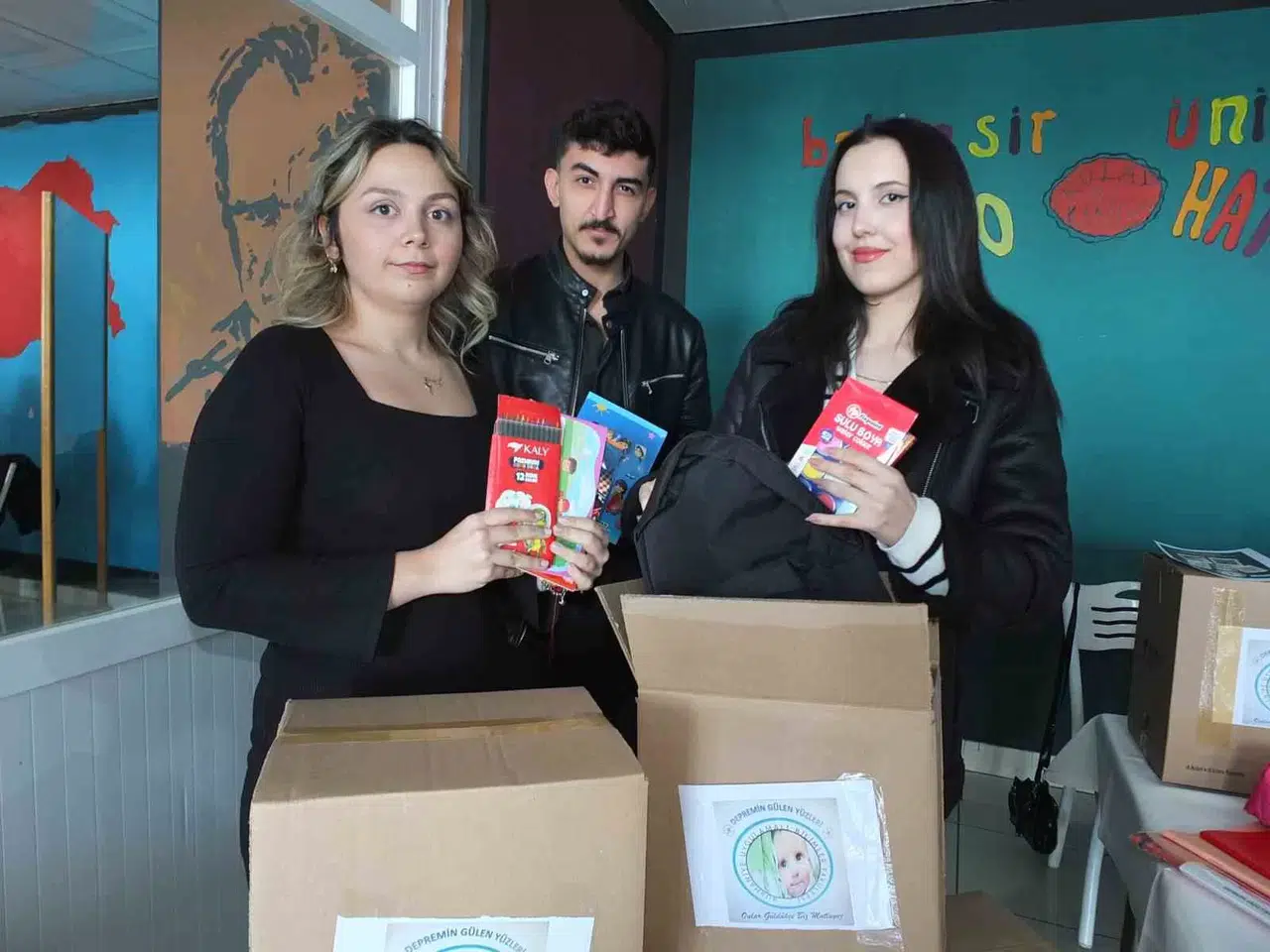 Balıkesir’de Üniversiteliler Zelzele Bölgesindeki Öğrenciler İçin Seferber Oldu