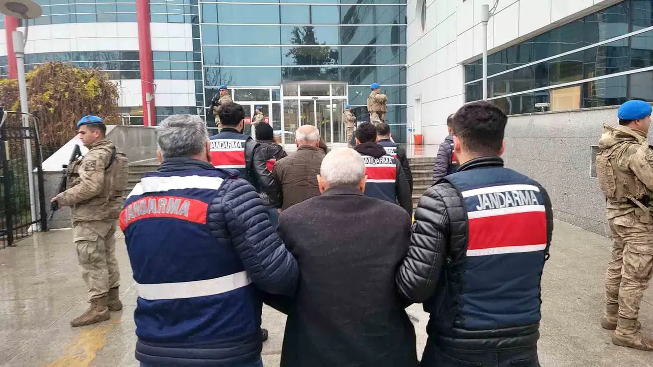 Bdp Vilayet Eş Lideri ve 2 Kişi Adliyeye Sevk Edildi