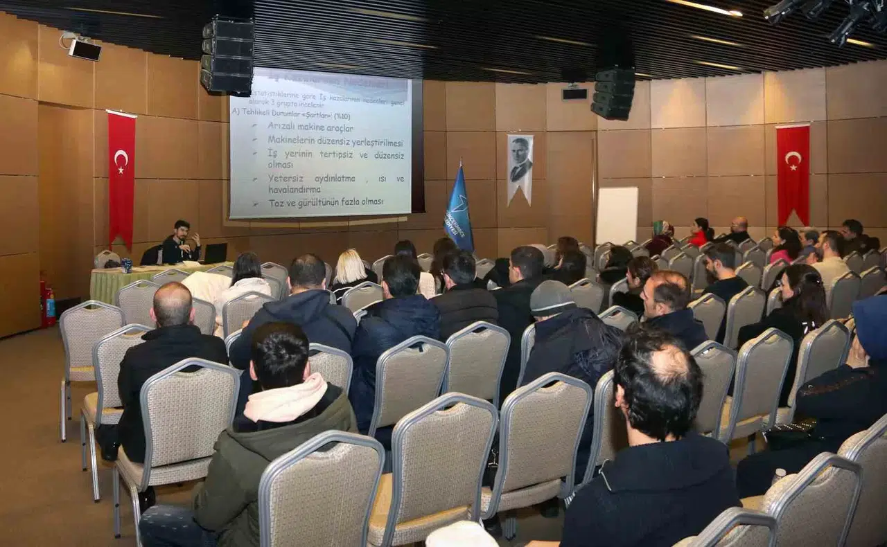 Belediye Çalışanına İş Sıhhati ve Güvenliği Eğitimi