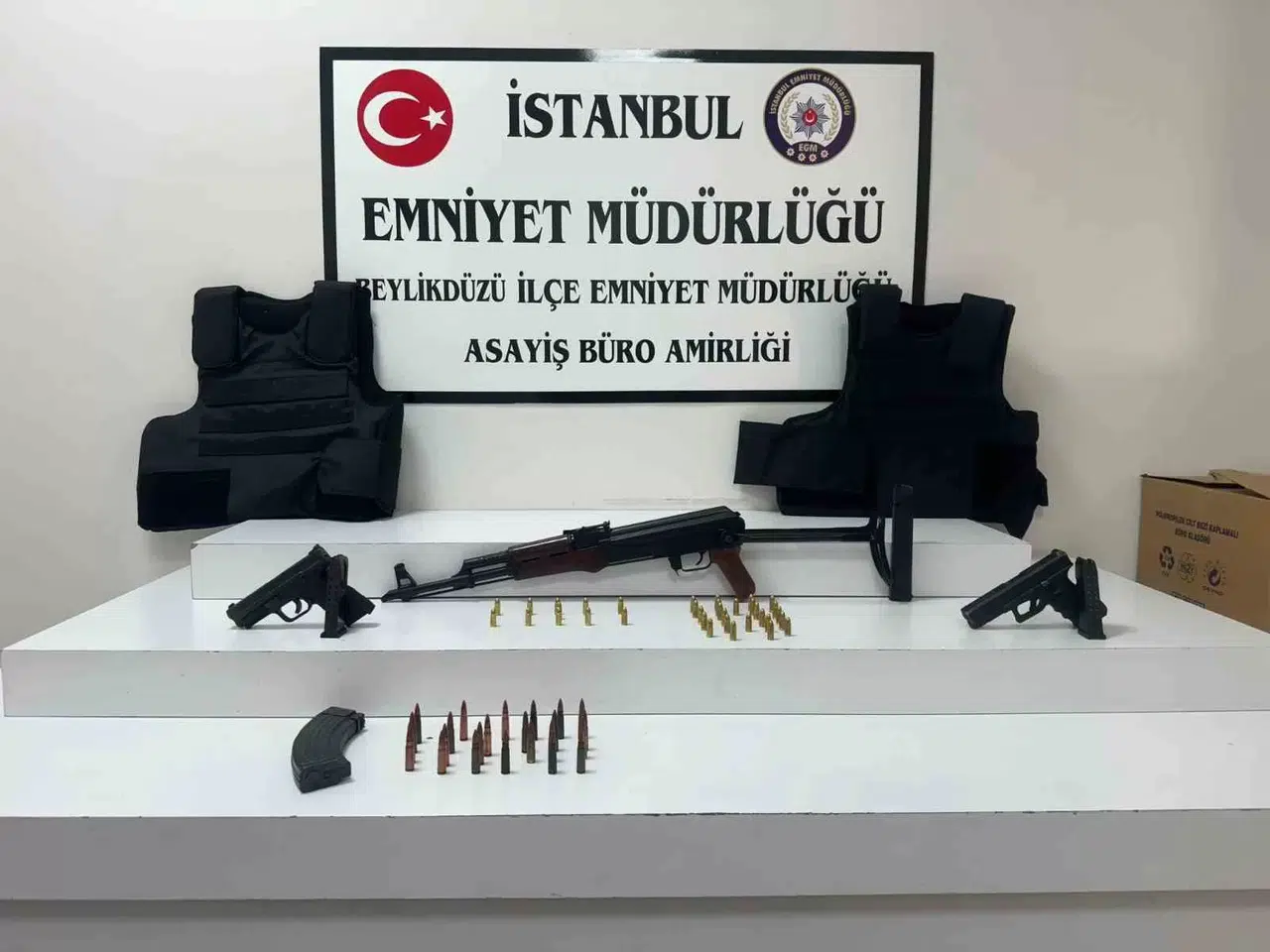Beylikdüzü’nde Şok Operasyon: Konutta Kalaşnikof Ele Geçirildi