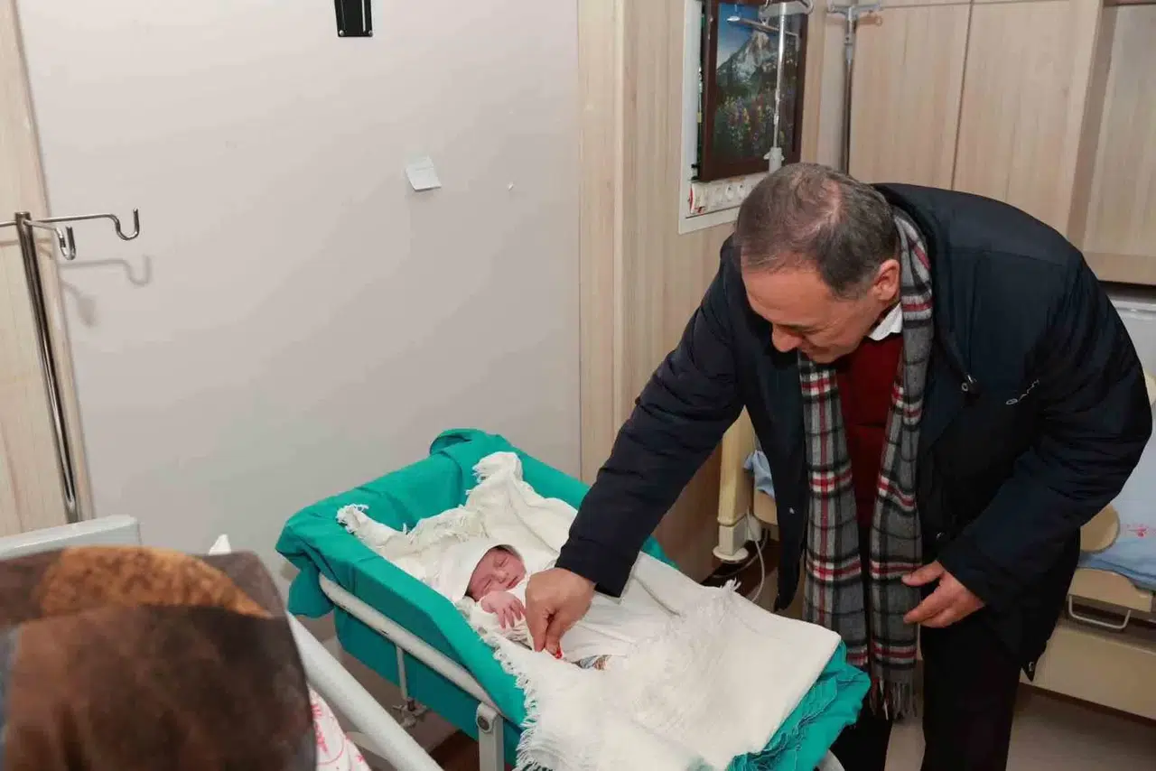 Bingöl’de Yılın Son Bebeği ve Yeni Yılın Birinci Bebeği Doğdu