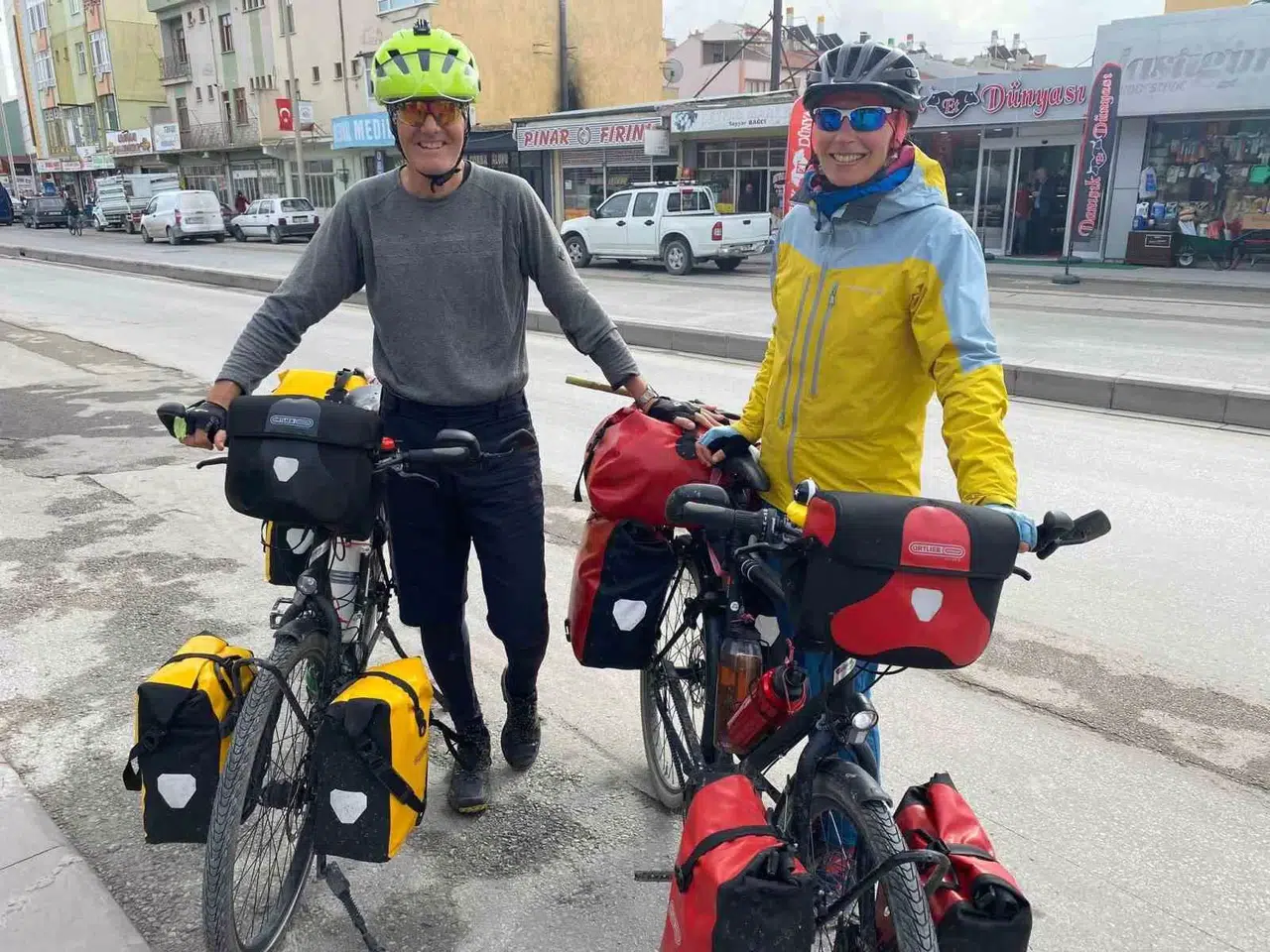Bisikletleriyle Dünya Çeşidine Çıkan İsviçreli Çift Konya’da Mola Verdi