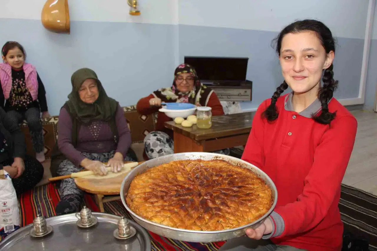 Bu Baklavanın İmalinde ‘Kül’ Kullanılıyor