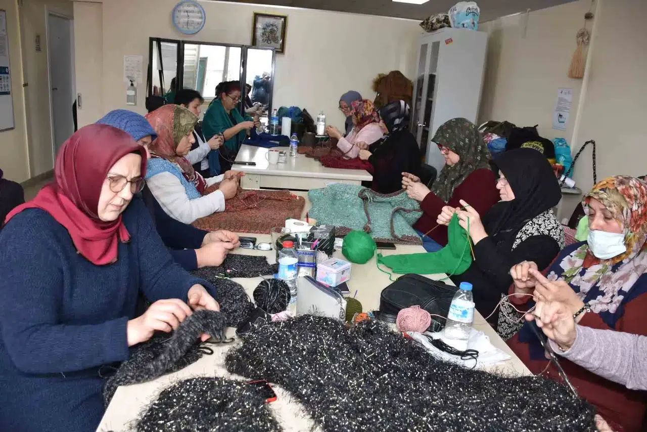 Bu Kursta İlmek İlmek Memnunluk Var: "Gerçek Bir Terapi"