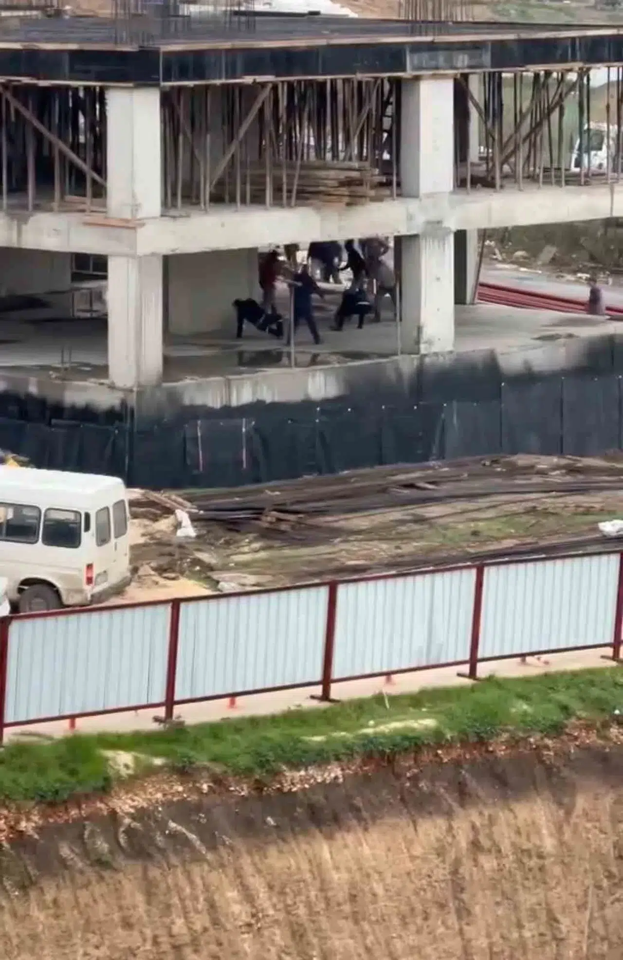 Bursa’da İnşaat Personellerinin Meydan Muharebesi Kamerada