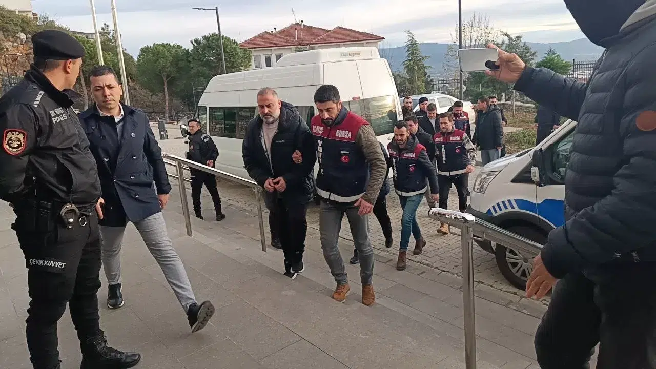 Bursa’daki Kuyumcu Fonu Sanıkları Adliyeye Sevkedildi...tüm Servetine Önlem Geldi
