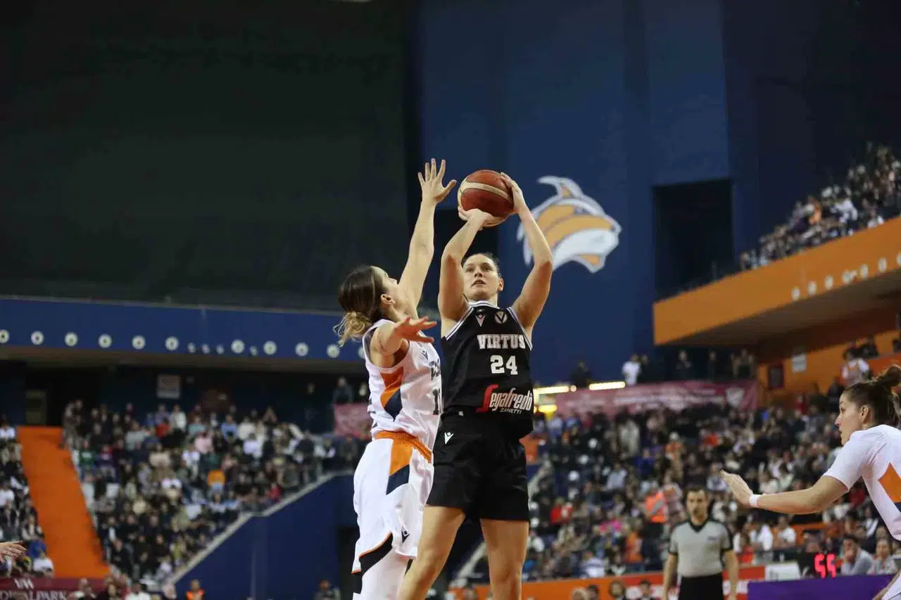 Çukurova Basketbol Meskeninde Kazandı