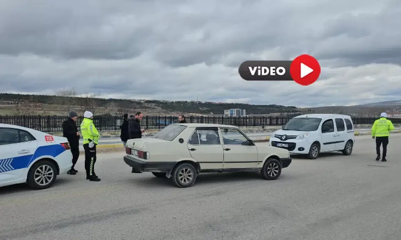 Otomobili Çalıp Sonra Bıraktılar, Polis Her Yerde Onları Arıyor