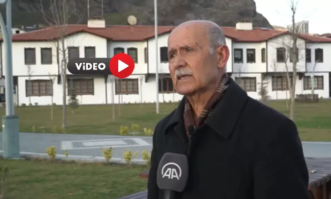 Emekli Öğretmen 53 Yıldır Gördüklerini "Şiir Dili" İle Kayıt Altına Alıyor