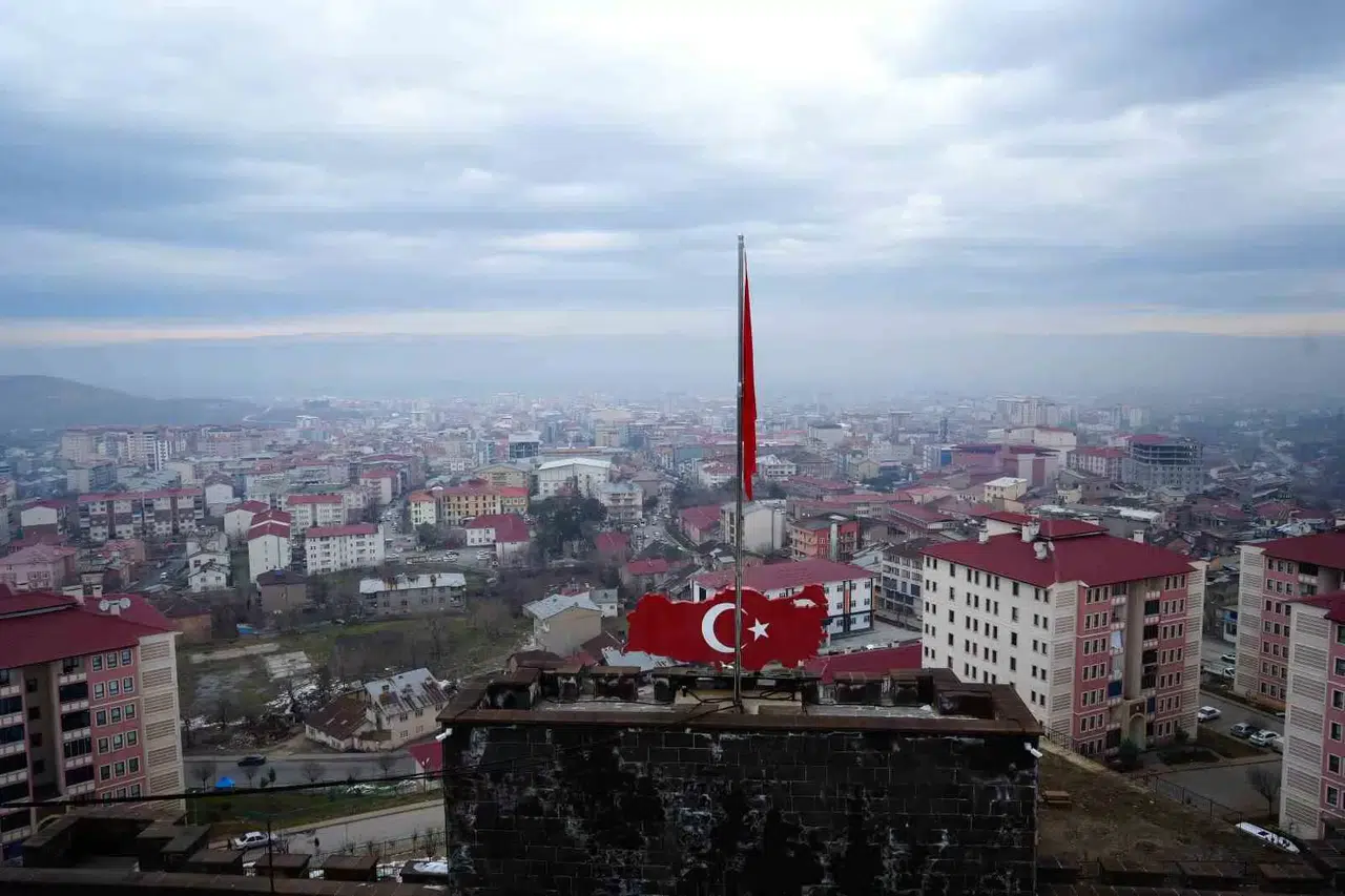 Dr. Dölek: "Küresel Isınma ve Betonlaşma Kar Yağışını Azalttı"