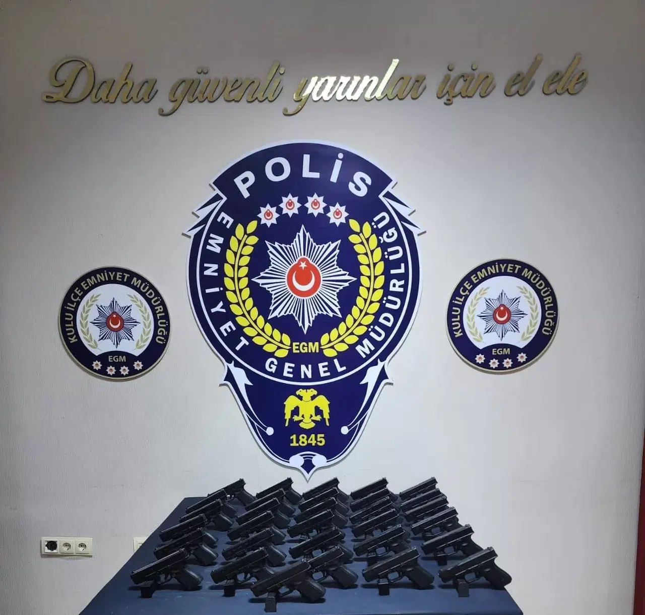 Durdurulan Araçta 31 Tabancayla Yakalanan Şüpheliler Tutuklandı