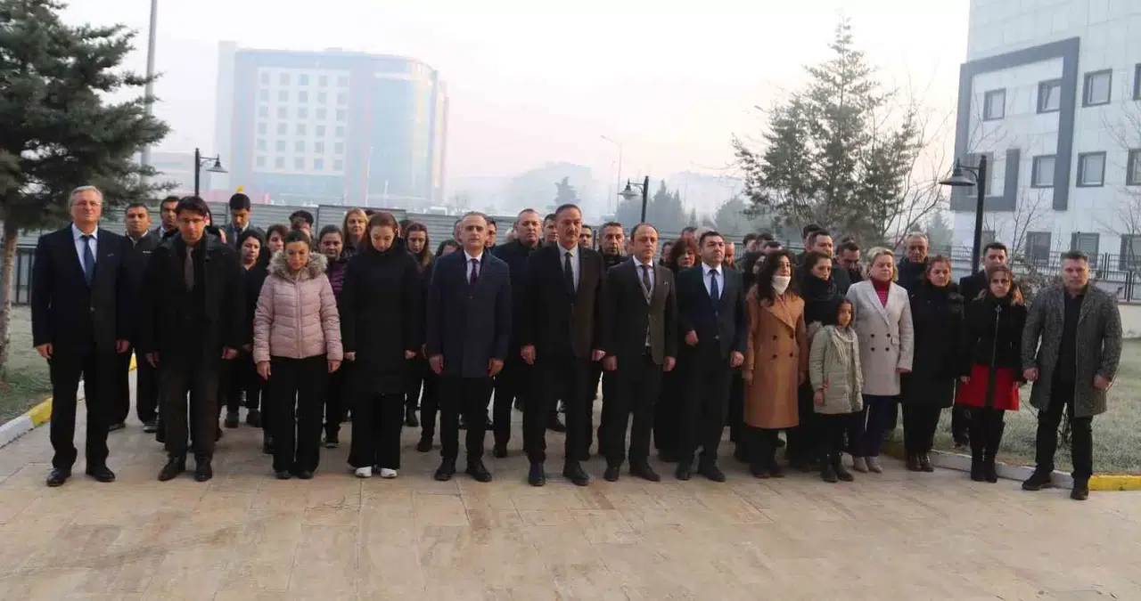 Edirne’de Tapu Kadastro Çalışanından Şehitler İçin Hürmet Duruşu