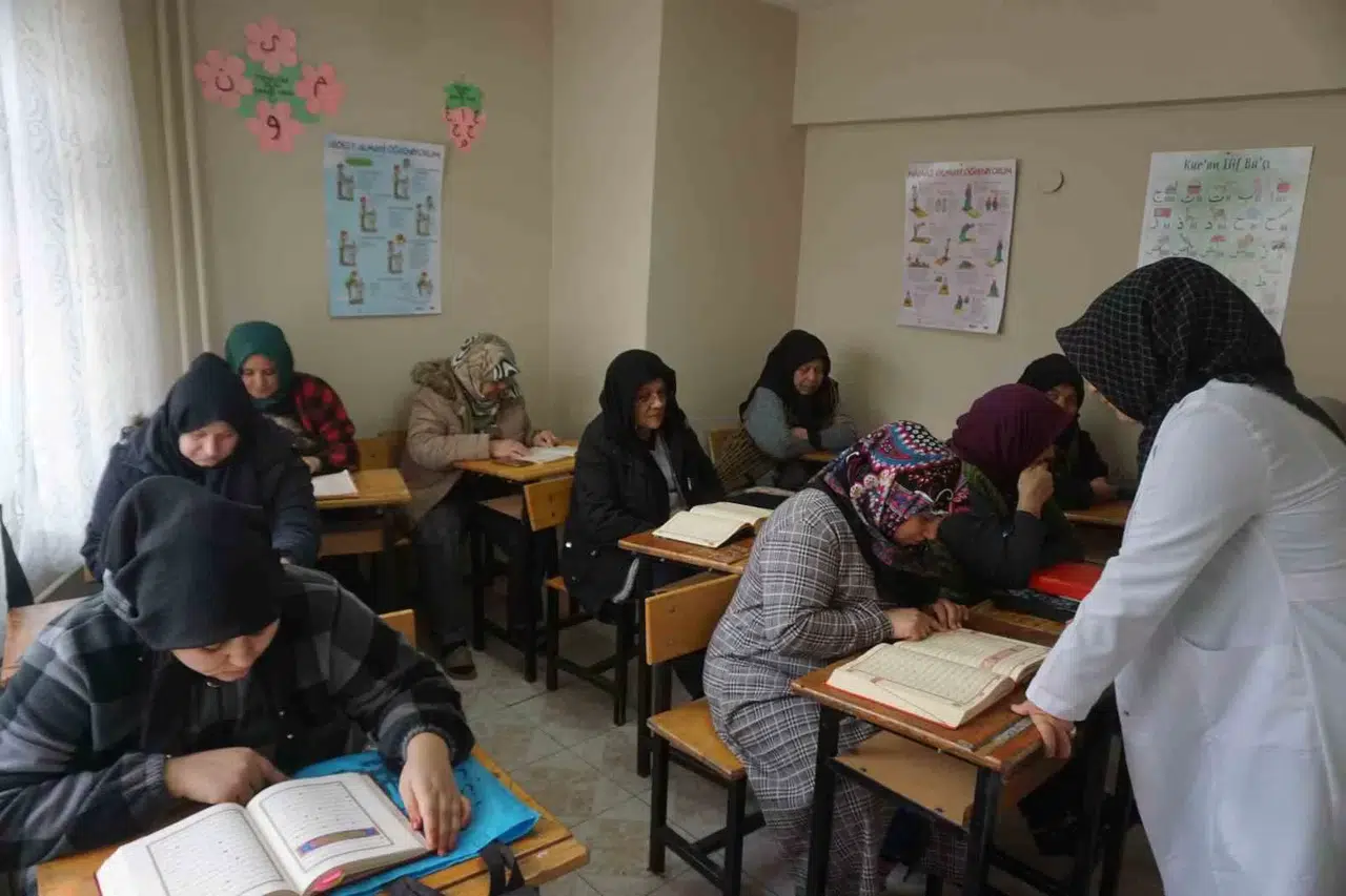 Edirneli Kursiyerler Şehitler İçin Hatim Okudu