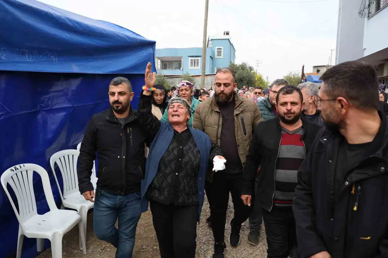 Elektrikli Soba Faciasında Hayatını Kaybeden Anne, Baba ve İkiz Çocukları Toprağa Verildi