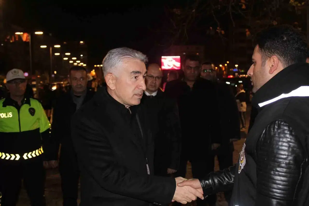 Emniyet Müdürü Yılbaşında Sokağa İndi