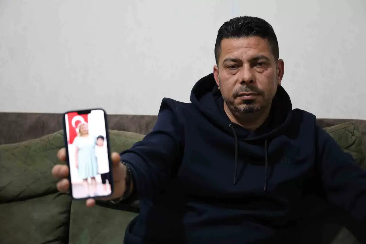 Enkazdan Tünel Kazarak Oğluyla Kurtuldu, Eşi ve Başka Çocuğunu Kaybetti
