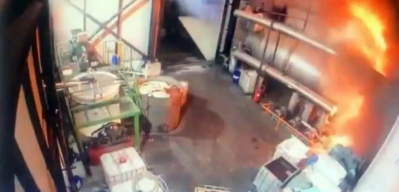 Fabrikadaki Yağ Kazanı Bomba Üzere Patladı