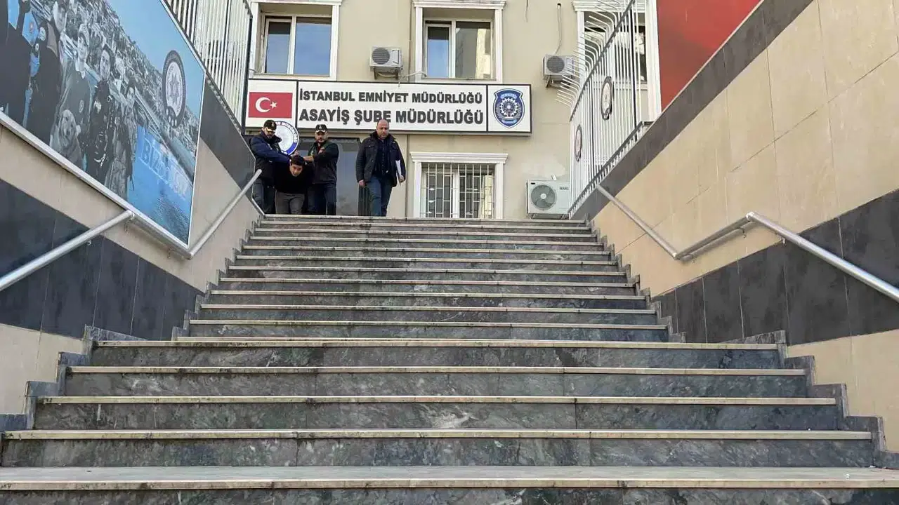 Fatih’te Yabancı Asıllı Bayanı Bıçaklayarak Öldüren Zanlı Yakalandı