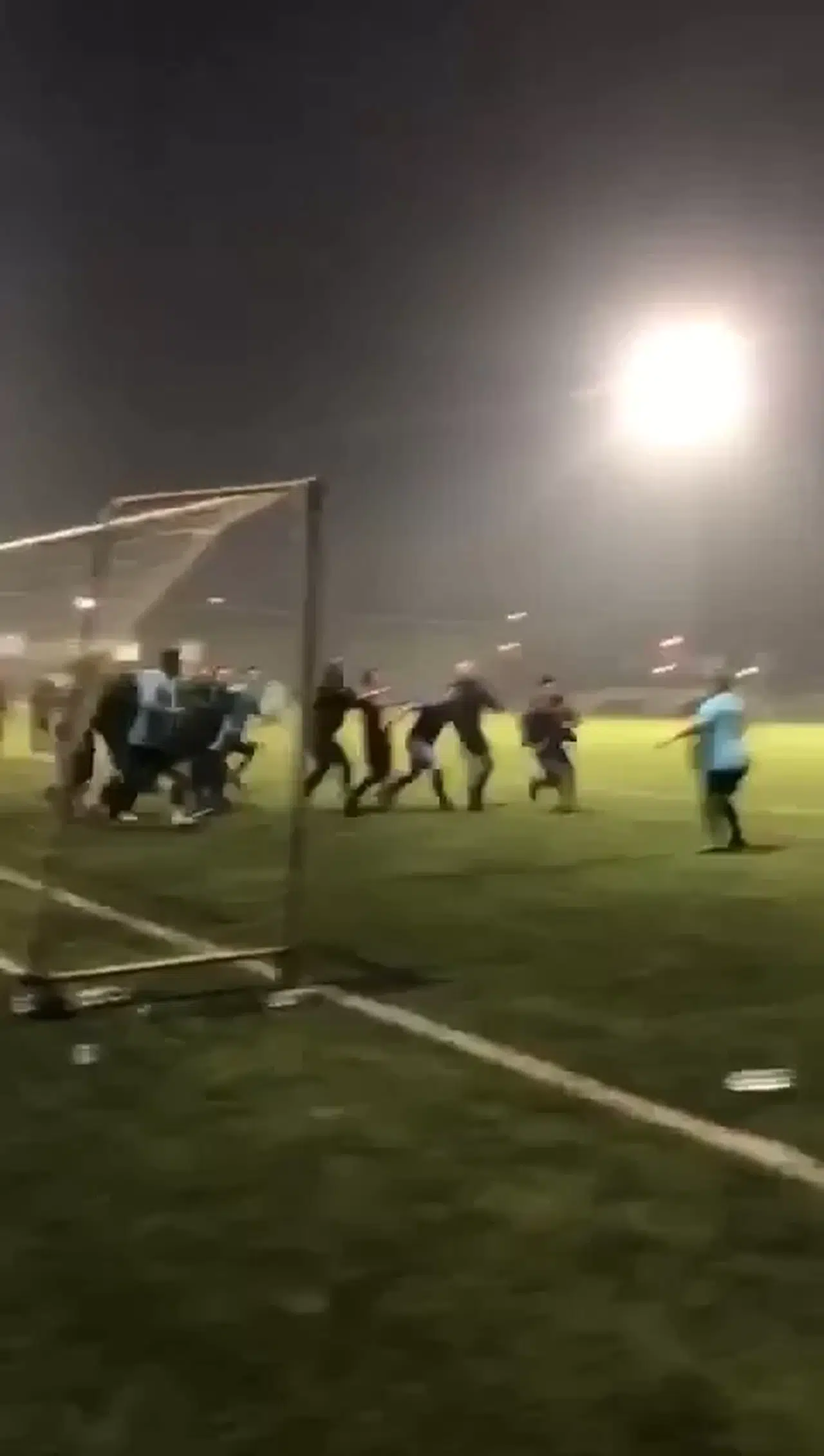 Futbol Turnuvası Boks Maçına Döndü...tekme ve Yumruklar Havada Bu türlü Uçuştu