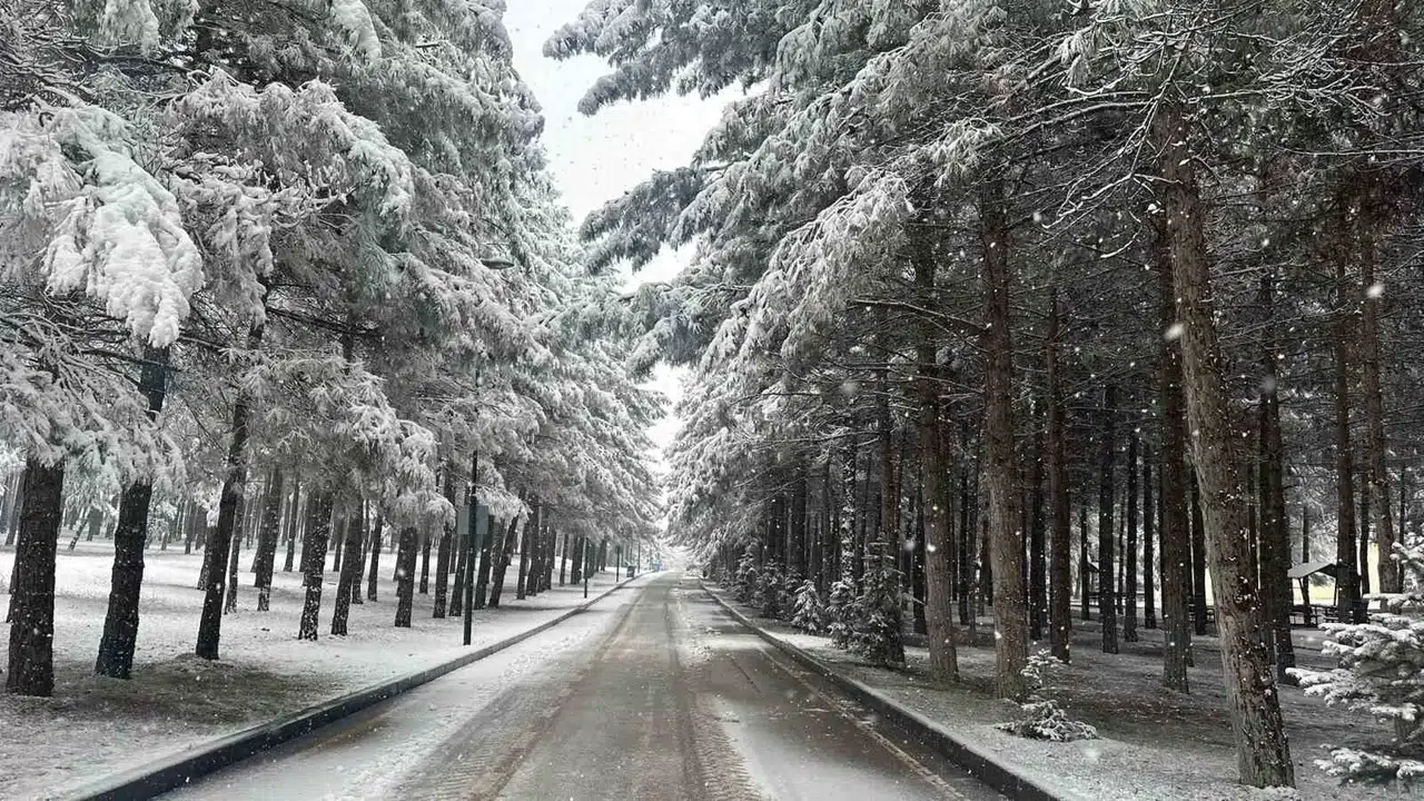 Gaziantep Beyaza Büründü, Kartpostallık İmajlar Ortaya Çıktı