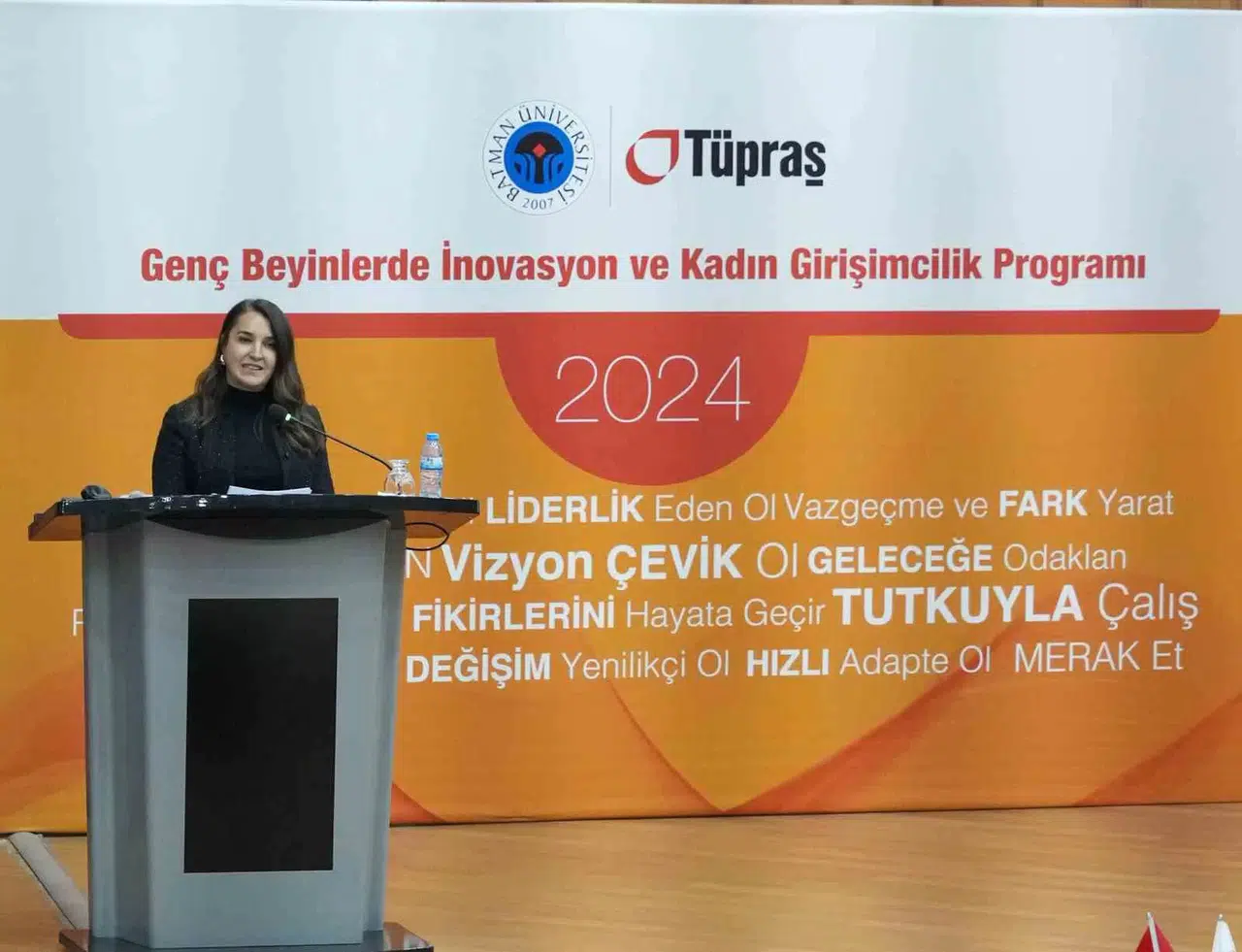 ‘Genç Beyinlerde İnovasyon ve Bayan Girişimcilik Programı’ Birinci Mezunlarını Verdi