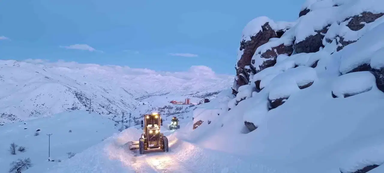 Hakkari’de Karla Uğraş Çalışması
