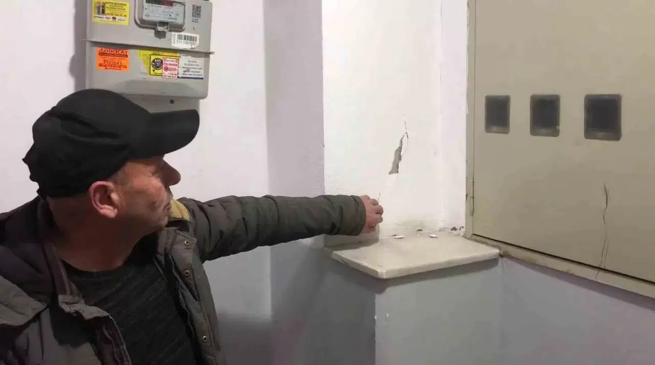 İbb’nin Metro Çalışmasında Dinamit Patlaması Sonucu Etraftaki Binalar Ziyan Gördü
