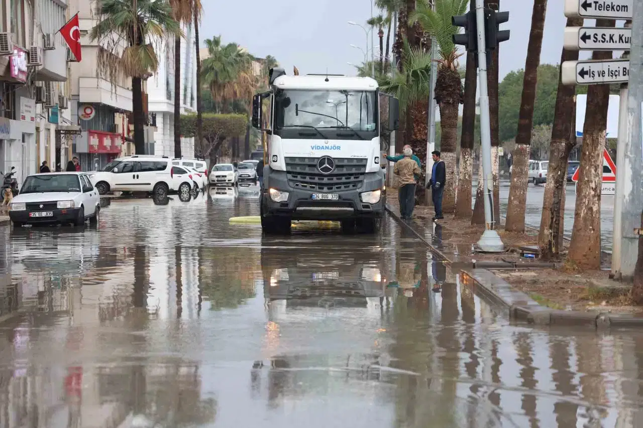 İskenderun Tekrardan Sular Altında Kaldı