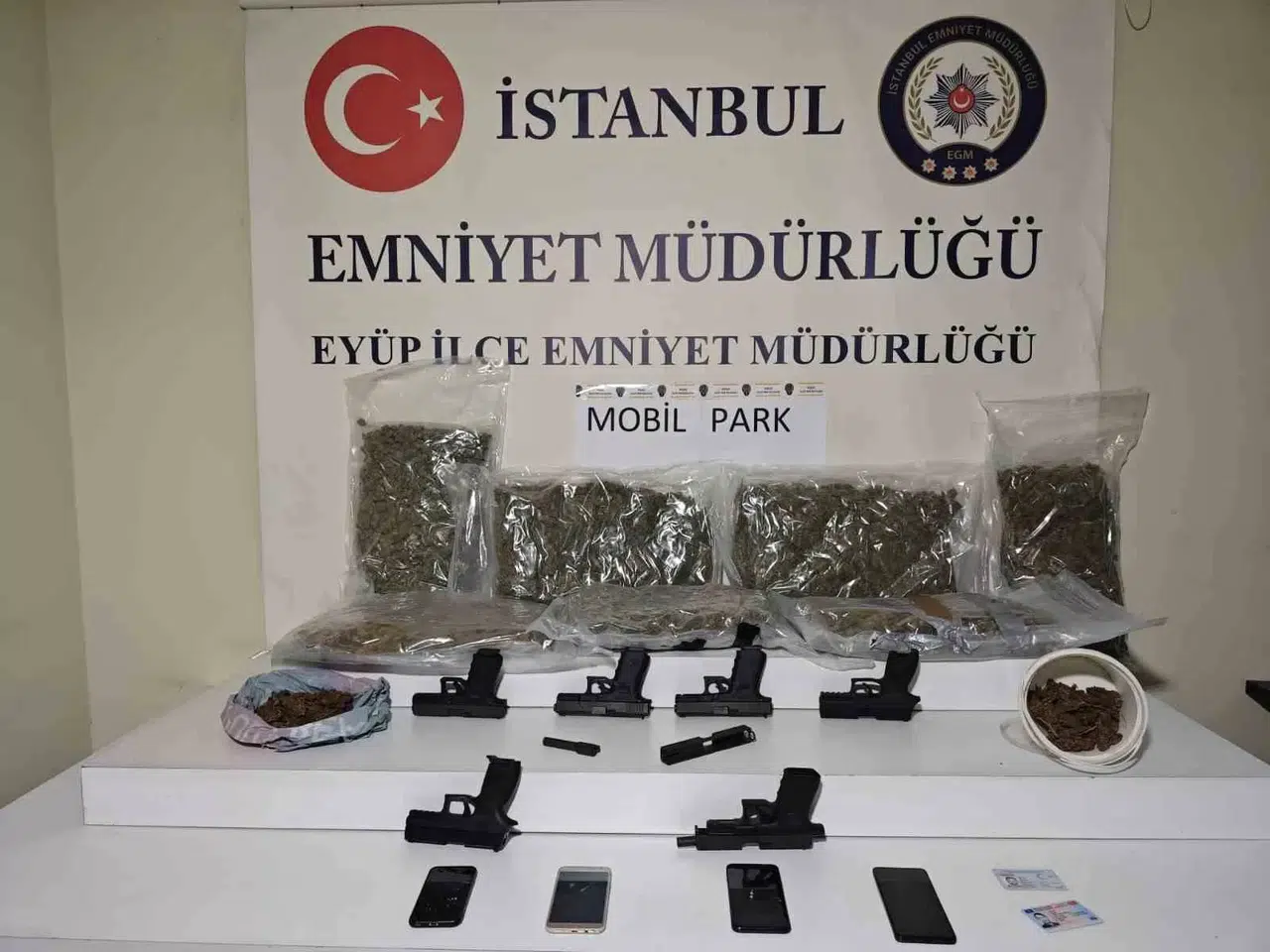 İstanbul’da 4 Başka Adrese Uyuşturucu Operasyonu: 2 Gözaltı