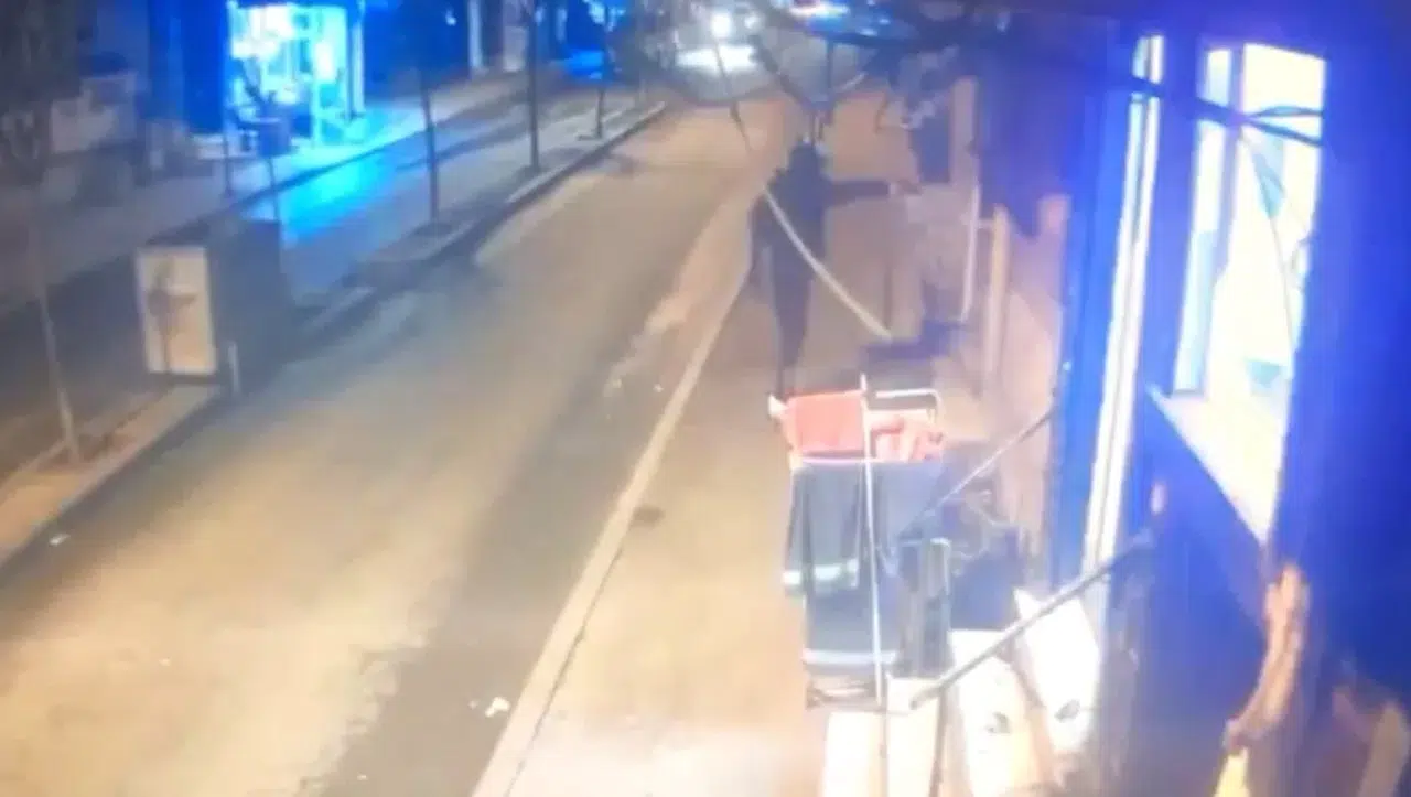 İstanbul’da Dehşet Anları Kamerada: Kurşun Yağdırdığı Şahsın Üzerinden Çelik Yelek Çıktı