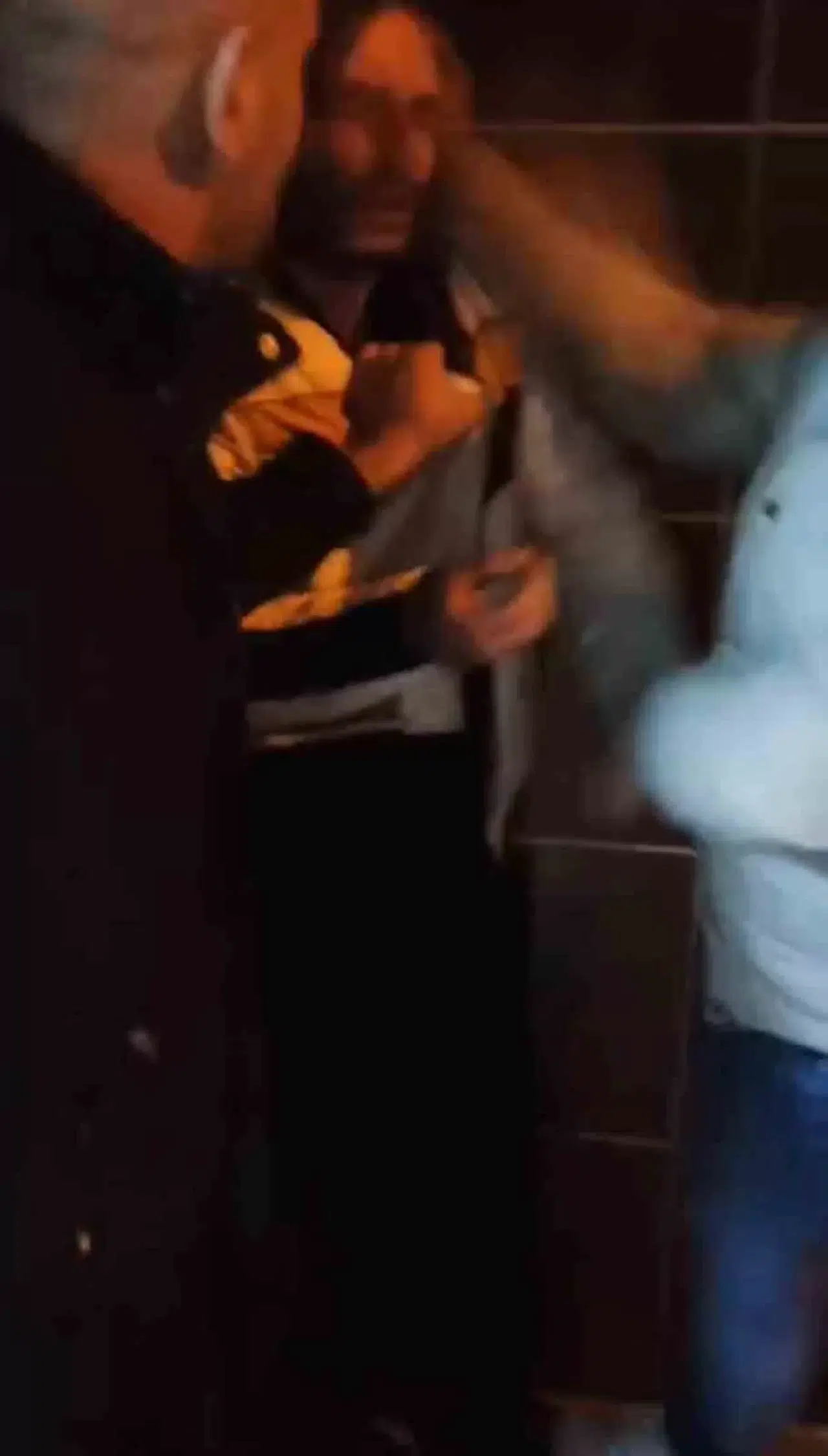 İstanbul’da Esnafın Yakaladığı Hırsıza Evvel Sorgu Sonra Dayak Kamerada