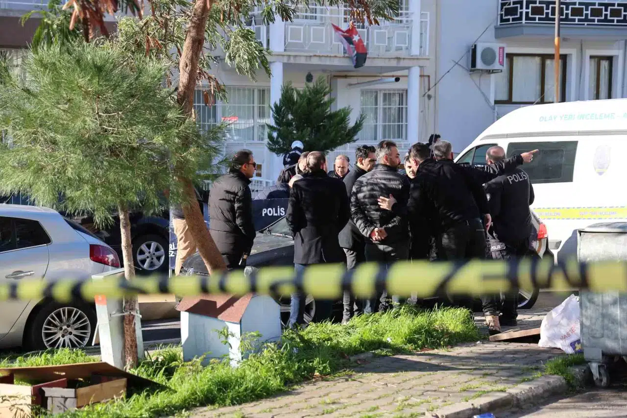 İzmir’de Müthiş Olay: Eşini Yaraladı, Çocuğunu ve Kayınvalidesini Öldürüp İntihar Etti