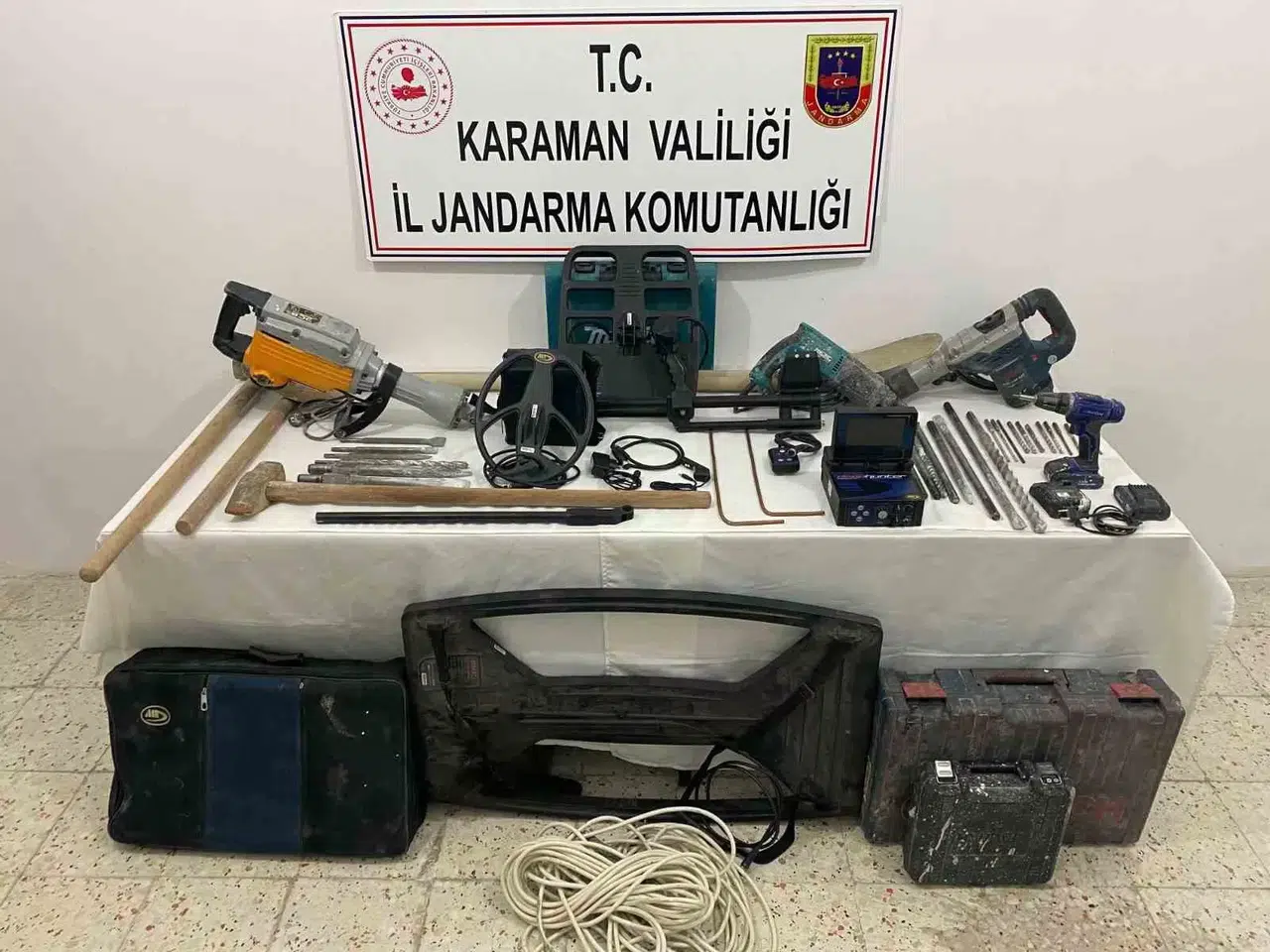 Karaman’da Kaçak Hafriyat Yapan 5 Kişi Yakalandı
