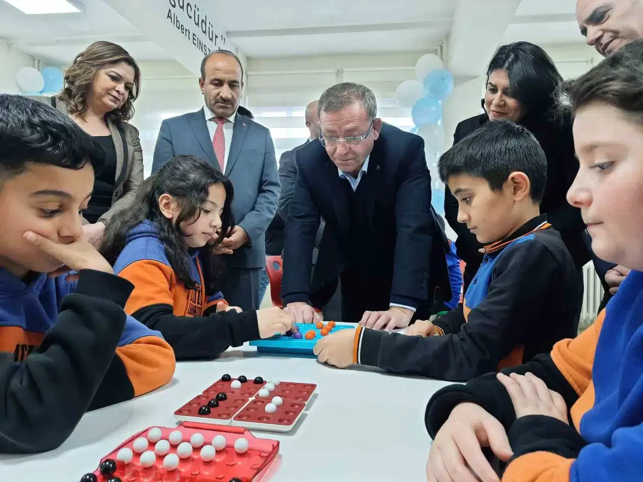 Karslı Öğrenciler Hem Oynuyor Hem de Öğreniyor