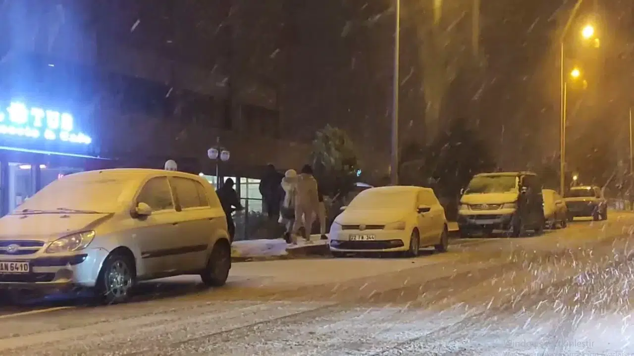 Keşan’da Kar Yağışı Tesirini Artırdı