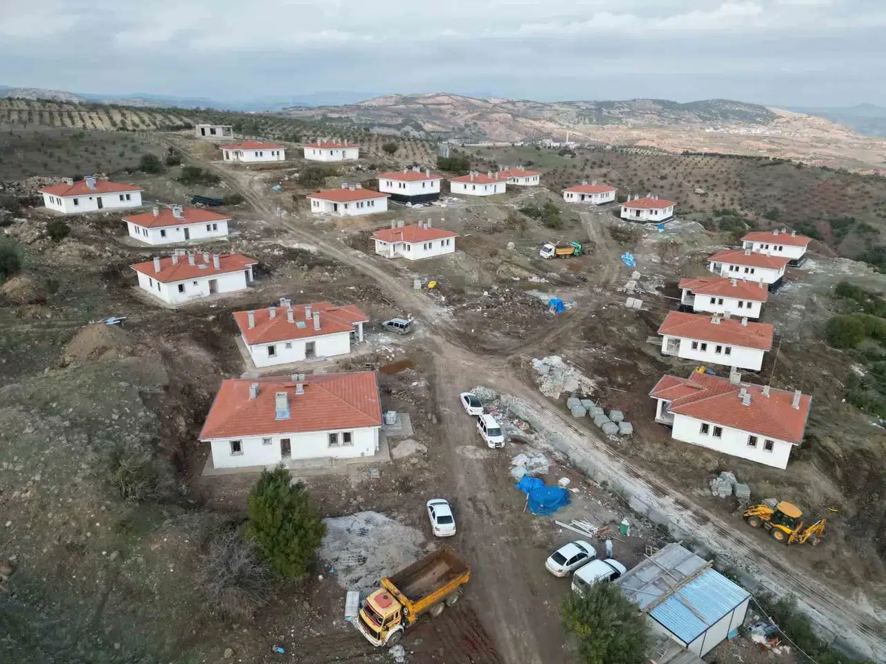 Kilis’te Depremzedeler İçin Yapılan Köy Konutlarının İnşası Sürüyor