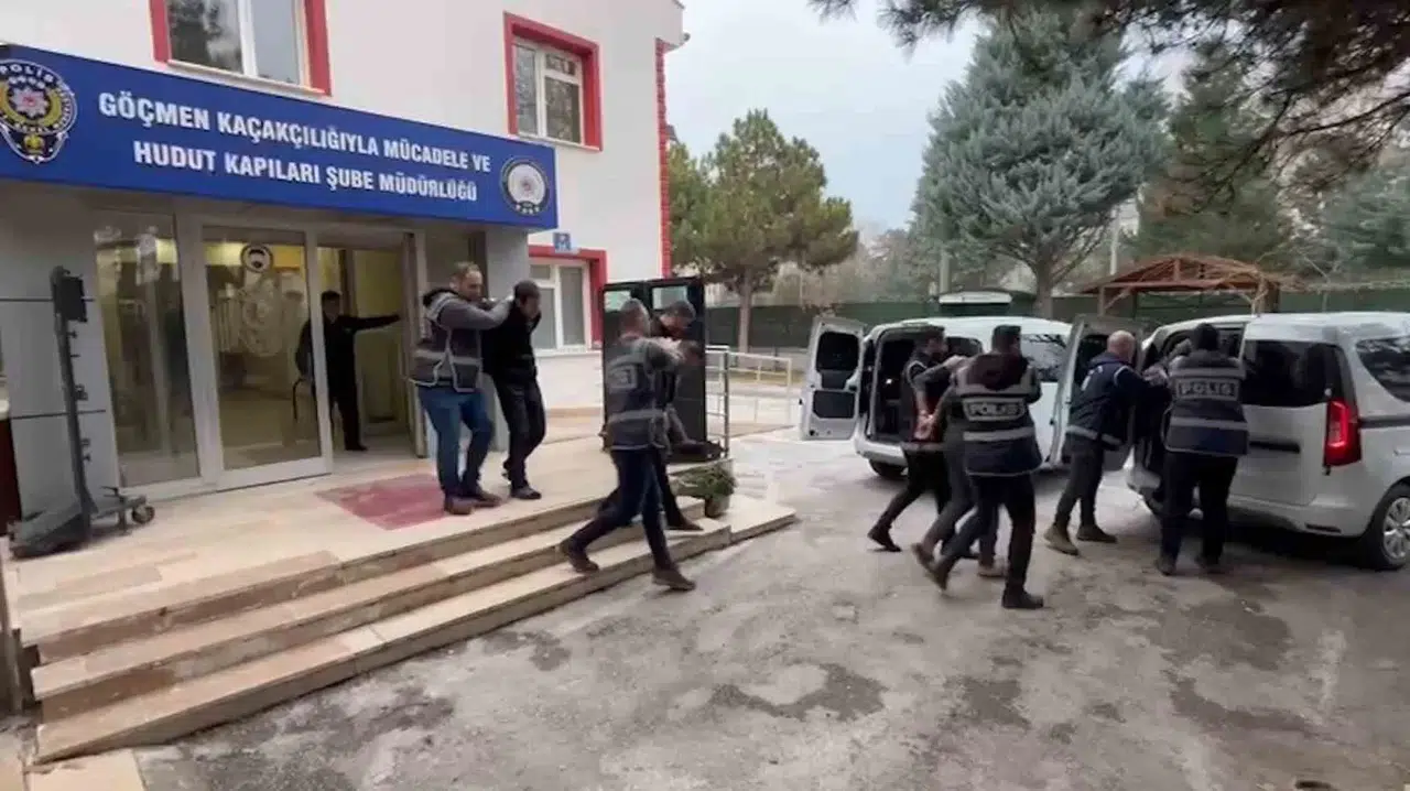 Konya Emniyetinden Göçmen Kaçakçılığı Çetesine Operasyon